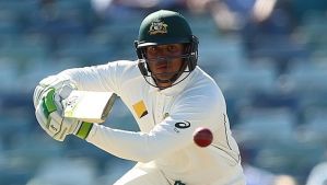 Usman Khawaja survives the final session of day 4