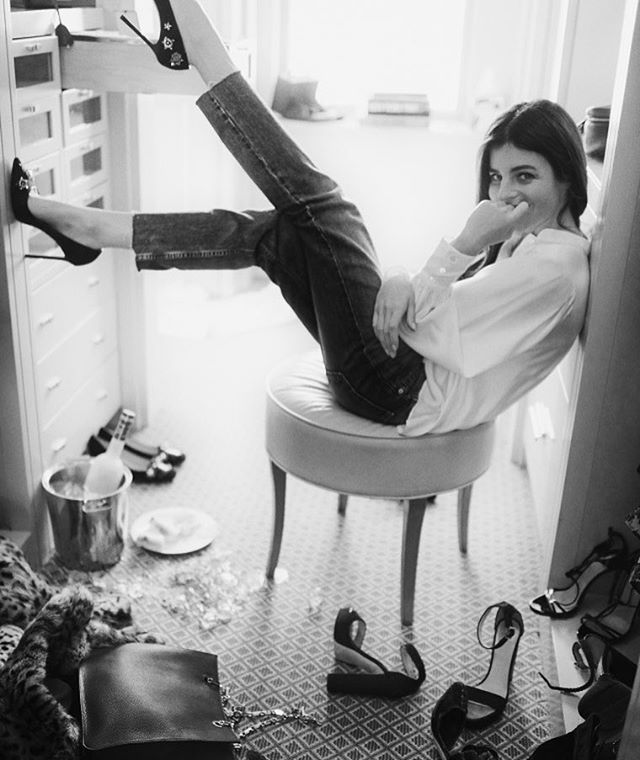 @juliarestoinroitfeld is adding a distinctive French flair to NYC. The "It" girl and creative director is curating a holiday pop-up shop, Le Marché Bleu, to open in SoHo.