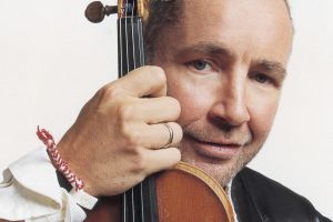 Nigel Kennedy returns to Australia for concerts in January.