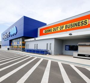 MERCURY NEWS MASTERS CLOSURE Pic shows the Masters hardware store in Albion Park that is due to close next week. 4th of ...