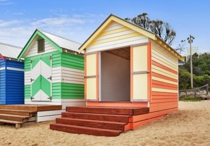 Brighton beach box sells for record price at auction