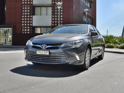 2017 Toyota Camry Altise REVIEW - Underappreciated Mid-Sizer is a Shining Beacon of Sensibility