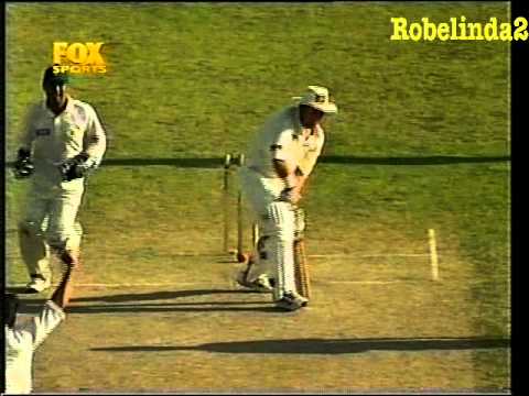 Shahid Afridi humiliates Australia 5/52 ON TEST DEBUT 1998 3RD TEST