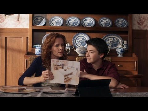 EXCLUSIVE: 'Teen Witch's Robyn Lively Is a 'Super Mom' in 'Gortimer Gibbon's Life on Normal Stree…