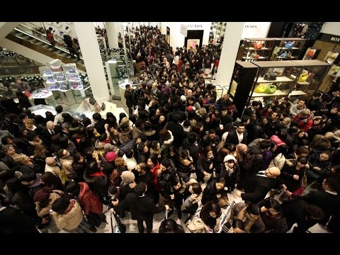 BOXING DAY SALES MADNESS 2015 - Sheeple Are Out In Force