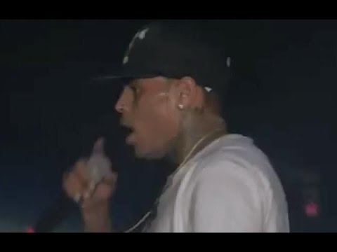 Chris Brown performs @ 106 cali christmas Full Set