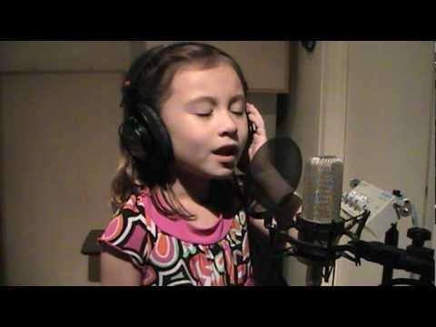 O Holy Night - Incredible child singer 7 yrs old - plz "Share"