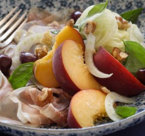 Peach and prosciutto salad.