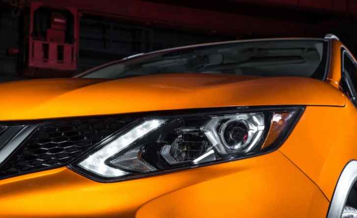 2017 Nissan Rogue Sport Headlight