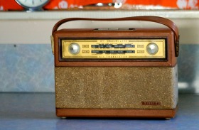 15/12/2010. Photo by ROB HOMER. vintage portable transistor radio. SPECIAL 0000000