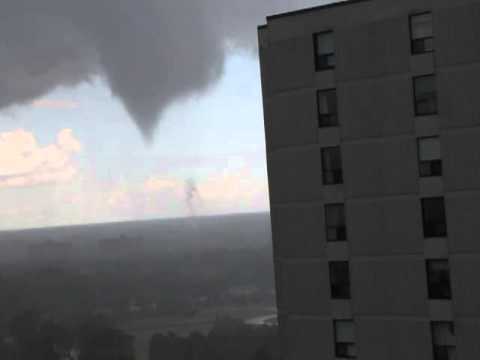 Tornado touching down in Ottawa on July 29, 2013