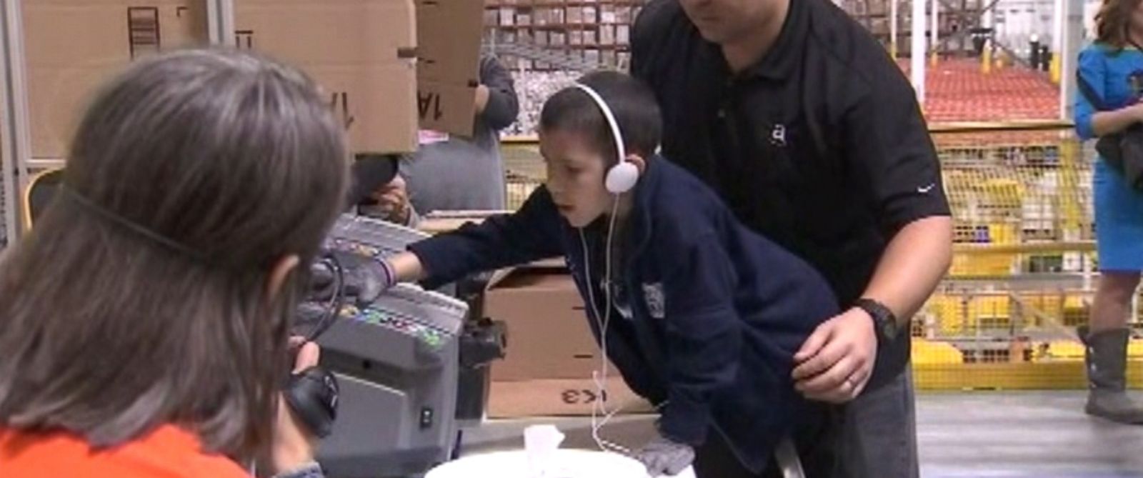 PHOTO: Ben Bicknese, 8, of Tuscon, Arizona, got his birthday wish to visit the Amazon shipping facility in Phoenix on Jan. 10. 