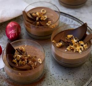 Chocolate mousse with hazelnut praline