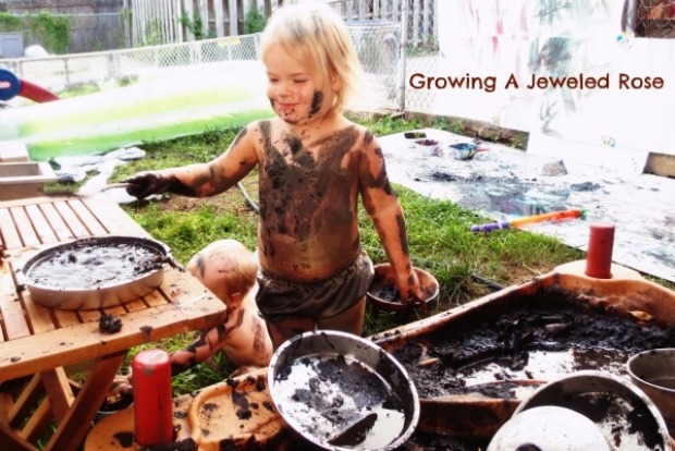 Mud pies and mud paint - visit <a href="http://www.growingajeweledrose.com/2012/06/play-in-mud-fun.html" ...