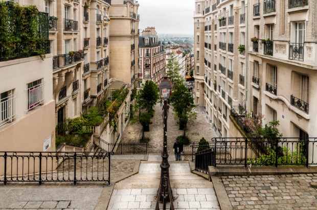 Looking down the steps from Montmarte in Paris, the walkway and the stairs further on seem to just disappear in the distance.