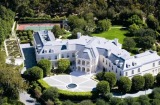 Speculation is rife that Posh and Becks are looking to buy the US$200m Manor in Los Angeles.