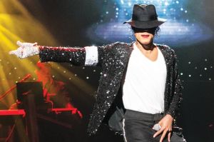 Damian Brantley performing as Michael Jackson in Legends in Concert.