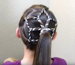 <a rel="nofollow" href="https://www.youtube.com/watch?v=pwFmuVgGLlg" target="_blank">Princess Hairstyles</a>