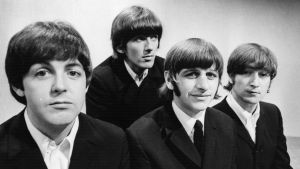 Portrait of British pop group The Beatles (L-R) Paul McCartney, George Harrison (1943 - 2001), Ringo Starr and John ...
