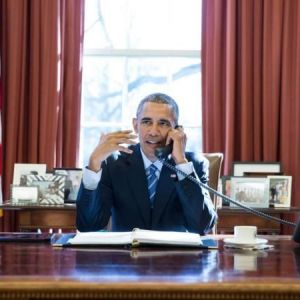 Obama Commutes Sentences of Illinois Inmates