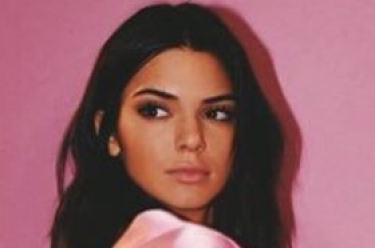 Kendall Jenner paints her walls pink to “suppress her appetite”