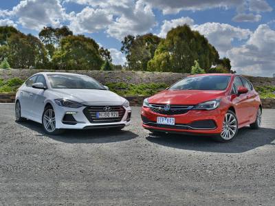 Hyundai Elantra SR v Holden Astra RS-V - Small 'n' Spicy Showdown