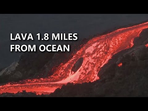 Lava In Hawaii Volcanoes National Park (July 3, 2016)