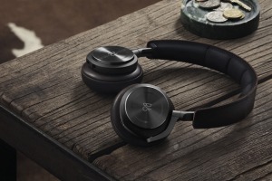 B&O Beoplay H8 headphones. 