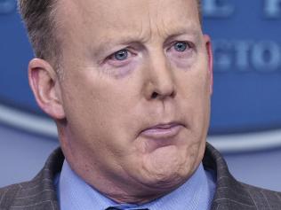 White House Press Secretary Sean Spicer delivers a statement in the Brady Briefing Room of the White House on January 21, 2017. / AFP PHOTO / MANDEL NGAN