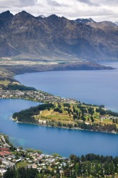 New Zealand never fails to impress, with awesome mountains and landscapes everywhere- regardless of being near a city. ...