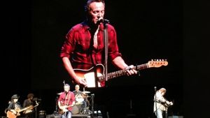 The Boss sound checks two songs at Perth Arena ahead of his Australian and New Zealand tour. 