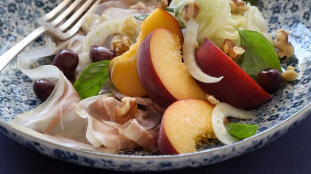 Peach and prosciutto salad.