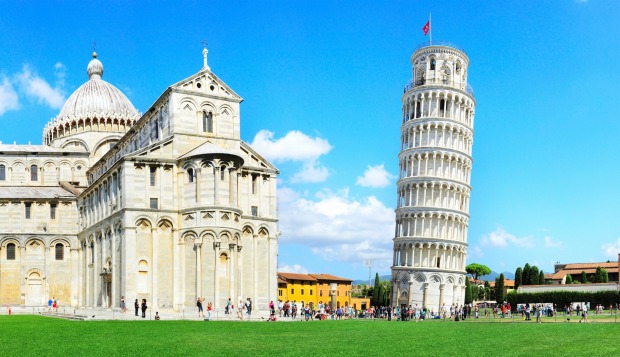 The leaning tower of Pisa , Italy.