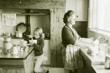 Kids in the kitchen (Supplied: National Archives of Australia)