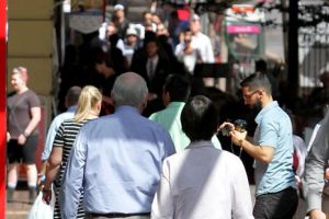 BRISBANE, AUSTRALIA - OCTOBER 15:  Generic photos for Brisbane Times - crowds/Queen Street Mall/people/shopping/Brisbane ...