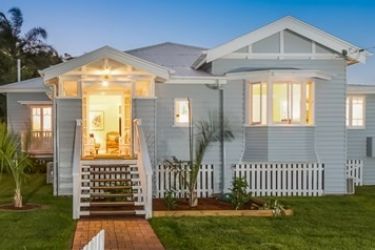 Brisbane house prices rise 4.5 per cent, median now nudging $550,000