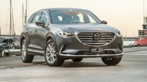 2017 Mazda CX-9 Azami.