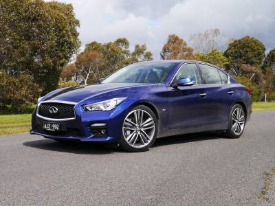 2016 Infiniti Q50 REVIEW | Sport And Red Sport 3.0 Twin Turbo | A Hi-Po Infiniti To Get The Blood Pumping