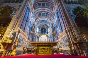 The interior of Santa Maria cathedral.