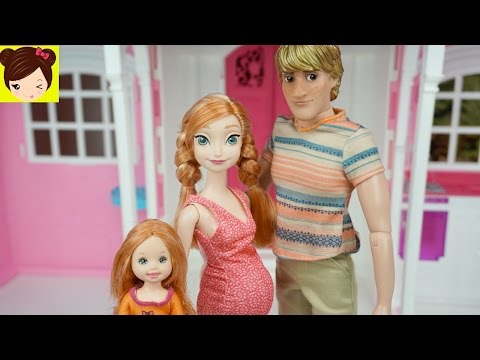 Kristoff y Ana Tienen Sus Bebes y Compran Una Nueva casa de Barbie - Frozen Ana Embarazada