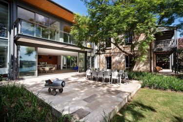 Sydney’s ultra-prestige and trophy home markets are off to a big start for 2017