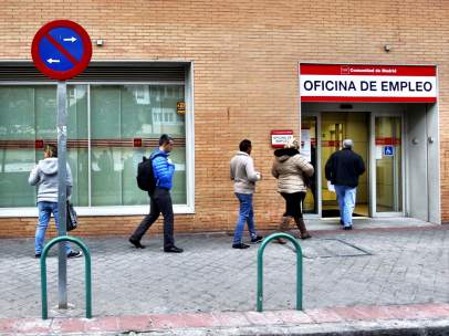 Colas en las oficinas del INEM