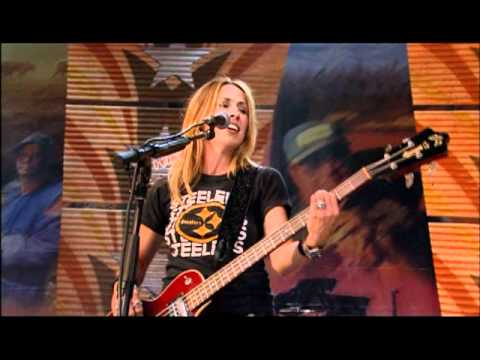 Sheryl Crow - The First Cut is the Deepest (Live at Farm Aid 2003)