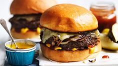 Adam Liaw's easiest-ever cheeseburger recipe (Hint: simple is best when it comes to your beef patty)