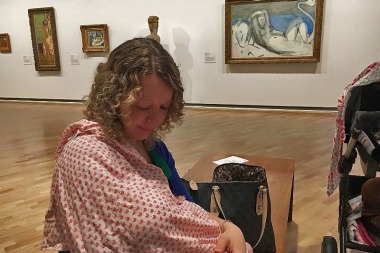 Christie Rea was told to ''cover-up'' as she breastfed her baby daughter at the National Gallery of Australia.