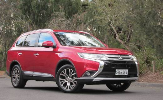2016 Mitsubishi Outlander Exceed DiD Review - Seven Seats And Filled With Features