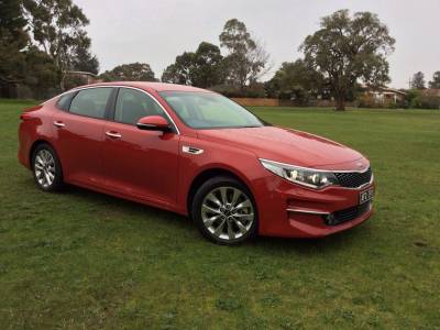 2016 Kia Optima Si REVIEW | Well Configured And Quietly Capable