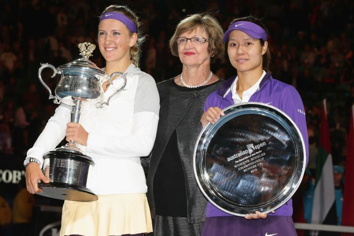 Margaret Court (C), picuted with Victoria Azarenka (L) and Li Na, at the 2013 Australian Open