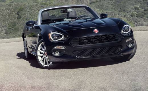 Abarth 124 Spider Coming