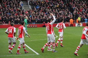 Olivier Giroud celebrates hos goal woth teammates Hector Bellerin, Theo Walcott, Mesut Ozil during a premier league soccer between Arsenal v Aston Villa